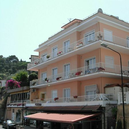 Hotel Nettuno Diano Marina Extérieur photo