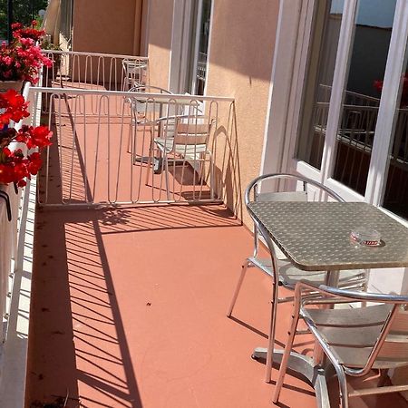 Hotel Nettuno Diano Marina Extérieur photo