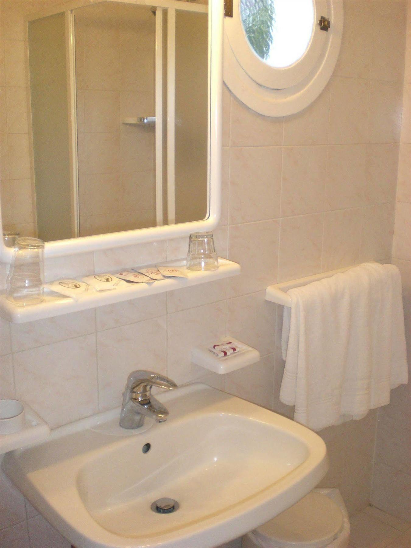 Hotel Nettuno Diano Marina Extérieur photo