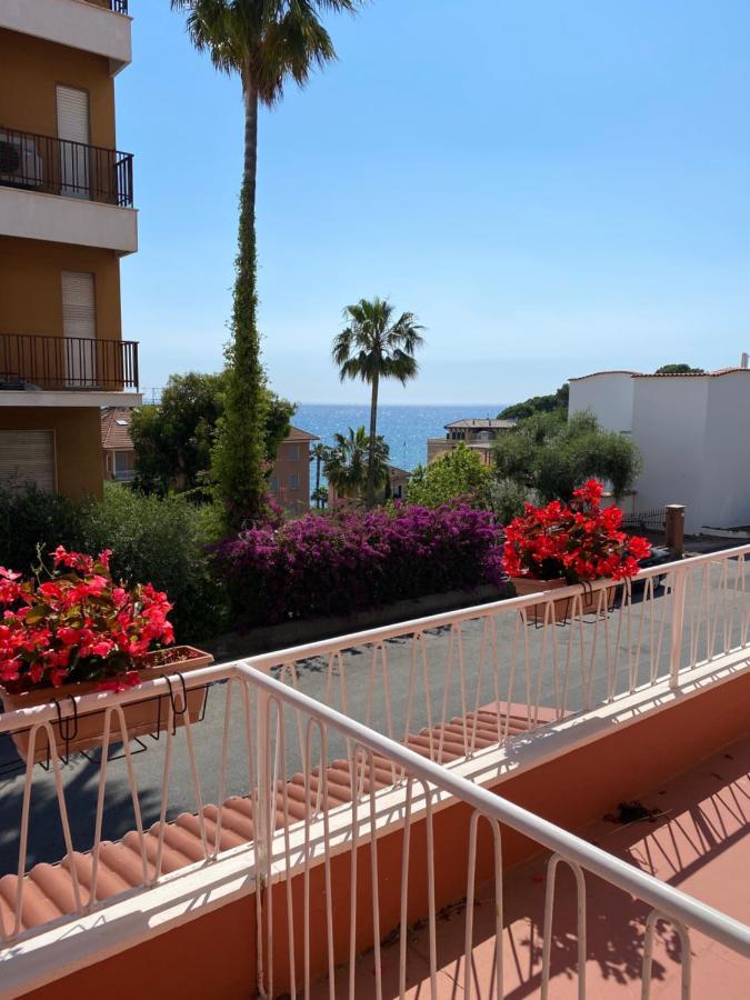 Hotel Nettuno Diano Marina Extérieur photo