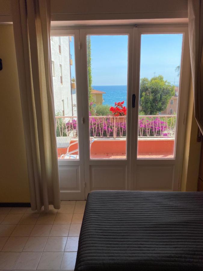 Hotel Nettuno Diano Marina Extérieur photo